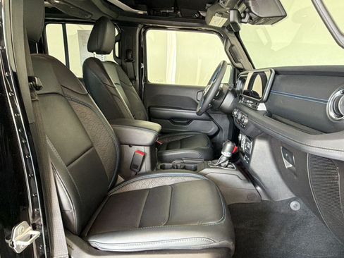 Used 2024 Jeep Wrangler High Altitude AWD/4WD image 25