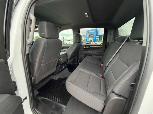 Used 2025 Chevrolet Silverado 2500 LT w/ Convenience Package AWD/4WD image 17