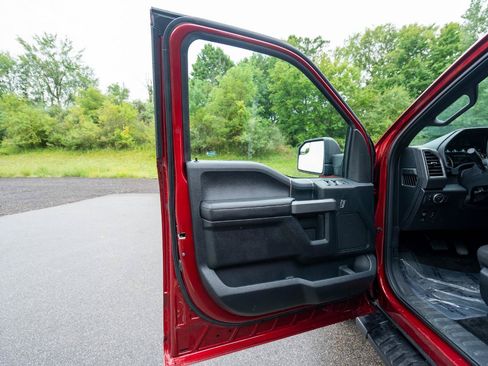 Used 2018 Ford F150 XLT w/ Equipment Group 302A Luxury AWD/4WD image 11