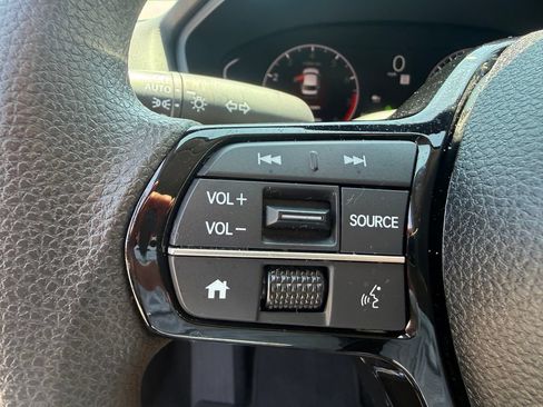 Used 2025 Honda Civic LX image 18
