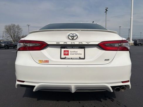 Used 2018 Toyota Camry SE image 6