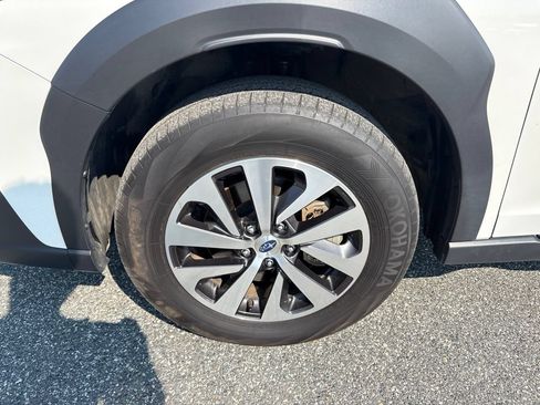 Used 2025 Subaru Outback Premium AWD/4WD image 13