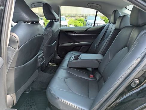 Used 2020 Toyota Camry XLE FWD image 19