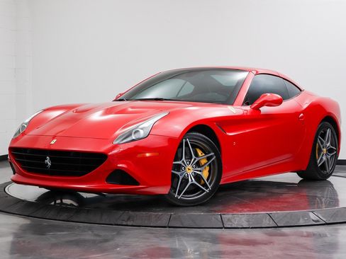 Used 2016 Ferrari California T RWD image 1