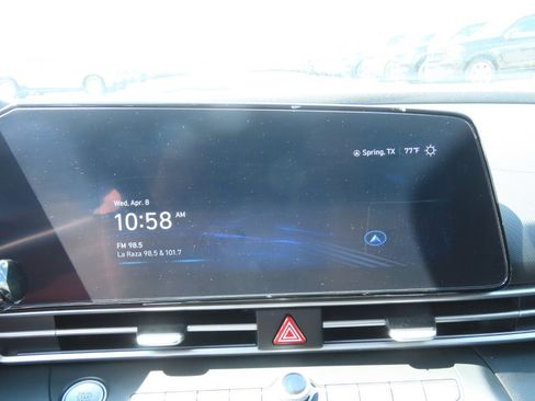 Used 2024 Hyundai Elantra SEL w/ Convenience Package image 27