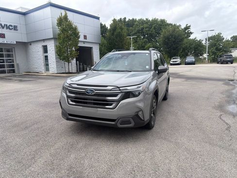 Used 2025 Subaru Forester Limited AWD/4WD image 5