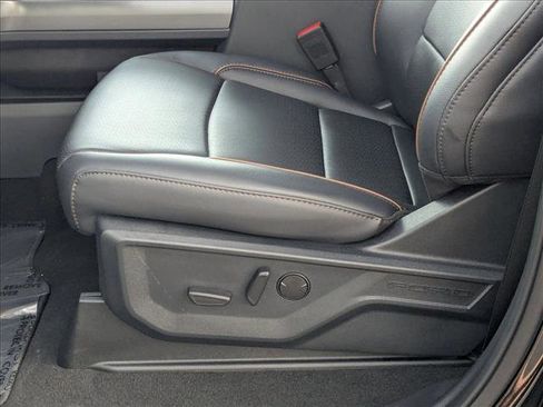 New 2026 Ford F250 Lariat w/ Black Appearance Package image 4