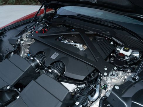 Used 2025 Aston Martin DB12 Coupe image 12