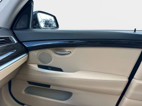 Used 2014 BMW 550i Gran Turismo xDrive 550i xDrive Gran Turismo image 24