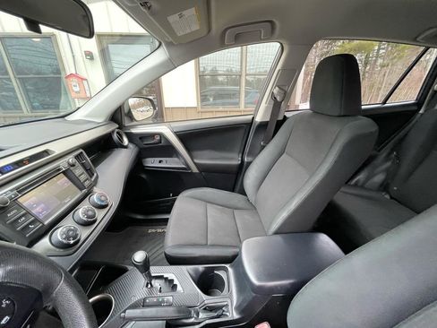 Used 2014 Toyota RAV4 LE image 15