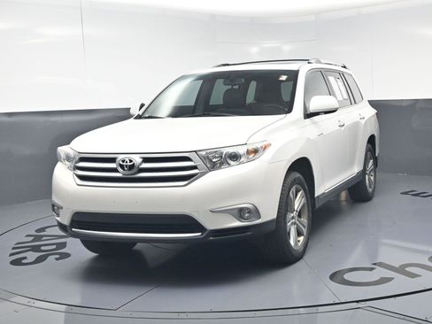 Used 2011 Toyota Highlander Limited w/ Tow Pkg AWD/4WD image 11