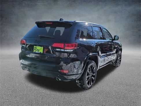 Certified 2021 Jeep Grand Cherokee Laredo X image 4