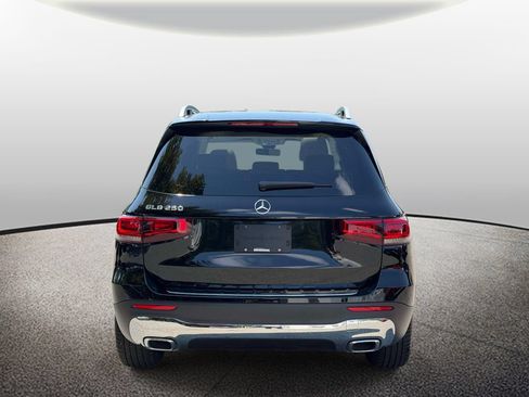 Used 2023 Mercedes-Benz GLB 250 w/ Premium Package image 3
