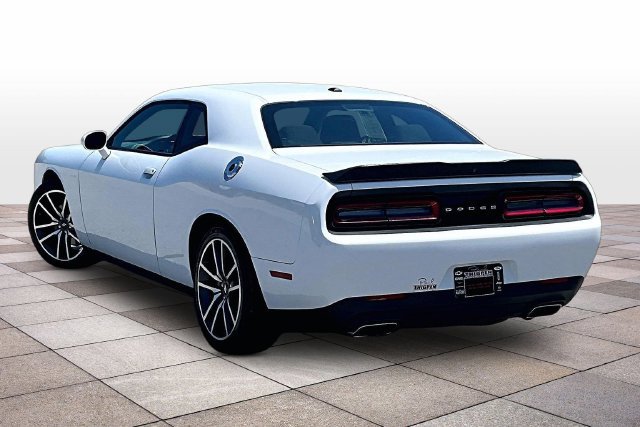 Used 2023 Dodge Challenger R/T RWD image 2