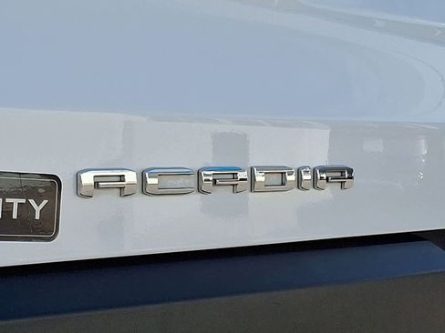 Certified 2023 GMC Acadia SLT image 37