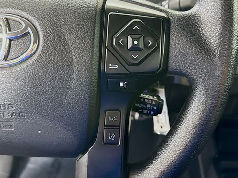 Used 2022 Toyota Tacoma SR RWD image 15