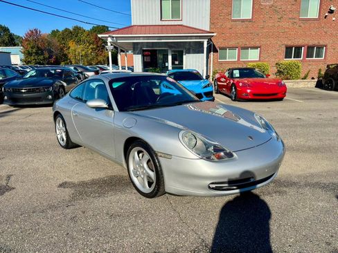 Used 2001 Porsche 911 Carrera 4 image 3