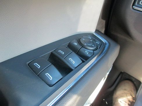 Used 2024 GMC Sierra 1500 SLT w/ SLT Premium Plus Package image 28