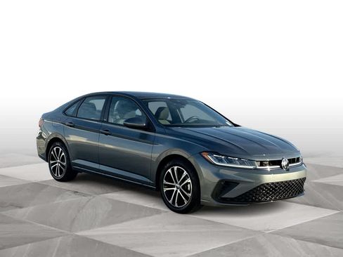 Used 2026 Volkswagen Jetta Sport FWD image 2