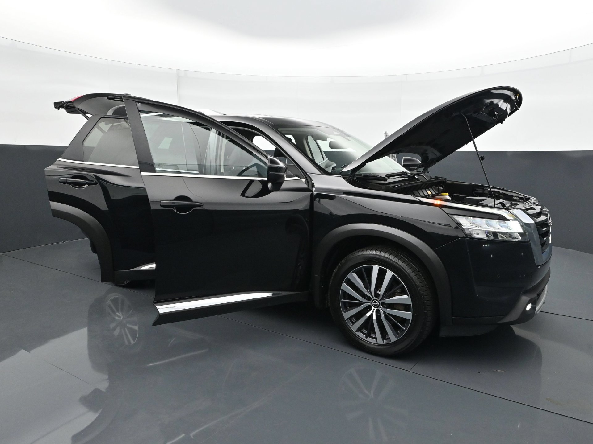 Used 2022 Nissan Pathfinder Platinum AWD/4WD image 42