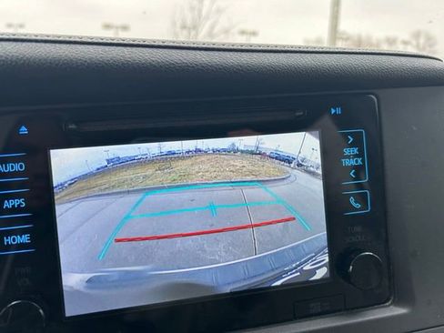 Used 2016 Toyota Sienna XLE image 18