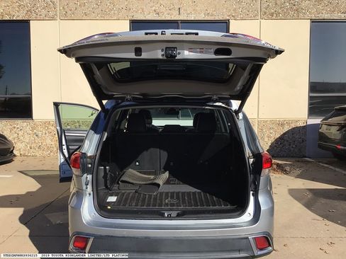 Used 2019 Toyota Highlander Limited Platinum image 15