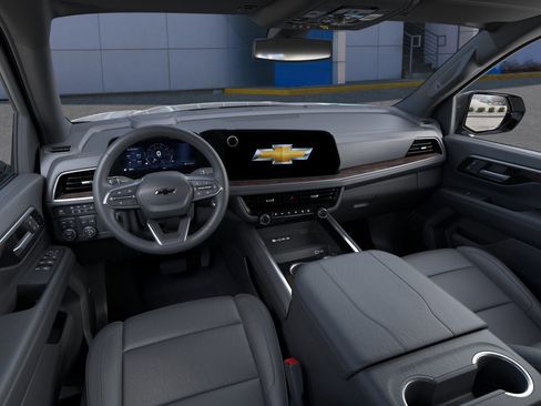 New 2026 Chevrolet Suburban Z71 w/ Comfort Package AWD/4WD image 15