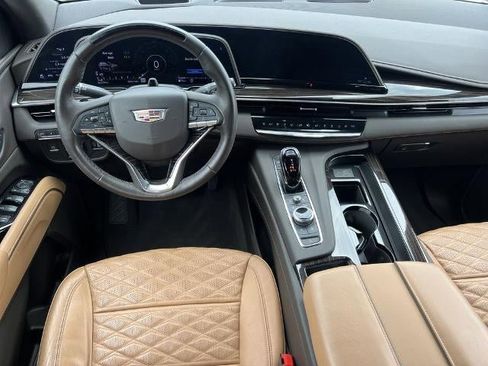 Used 2022 Cadillac Escalade Premium Luxury w/ Performance Package AWD/4WD image 23