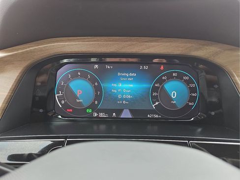 Used 2025 Volkswagen Atlas SE image 18