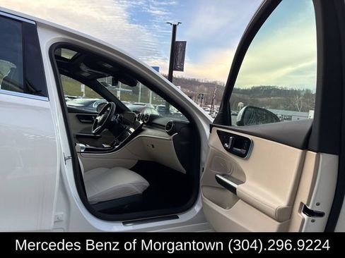 Used 2024 Mercedes-Benz C 300 4MATIC Sedan image 25