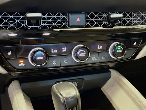 Used 2023 Honda Accord EX-L image 10
