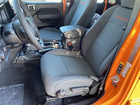 New 2025 Jeep Gladiator Rubicon w/ Convenience Group image 13