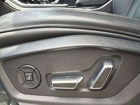 Used 2025 Audi Q8 Prestige AWD/4WD image 13