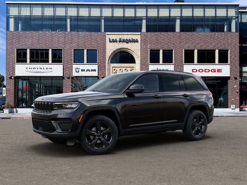 New 2025 Jeep Grand Cherokee Altitude image 2