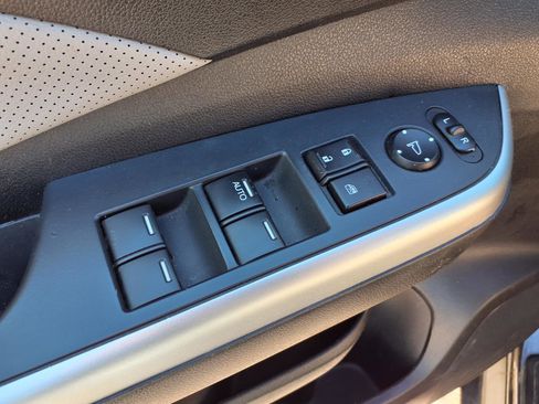 Used 2016 Honda CR-V Touring image 18