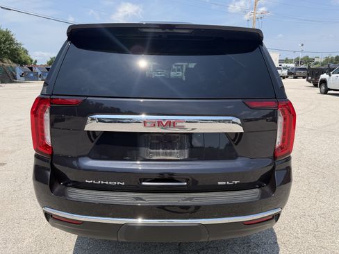Used 2024 GMC Yukon SLT w/ SLT Premium Package AWD/4WD image 6