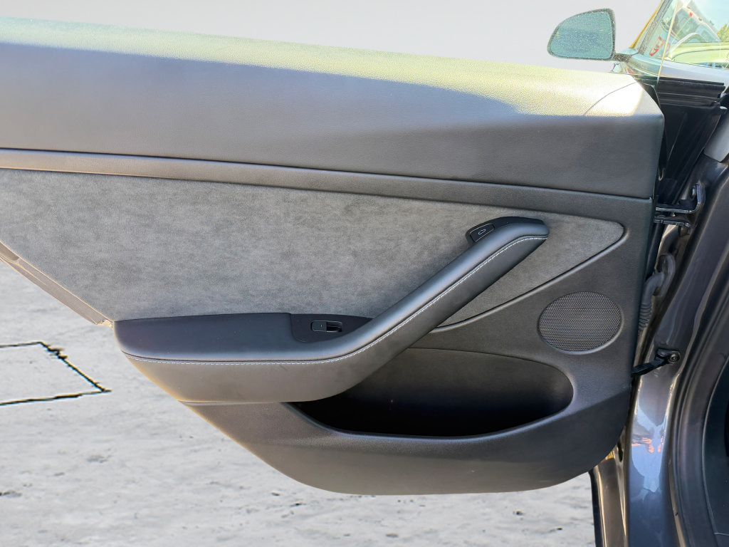 Used 2023 Tesla Model 3 Standard Range RWD image 31