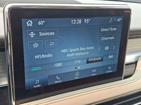 Certified 2021 Lincoln Corsair AWD w/ Premium Package image 18