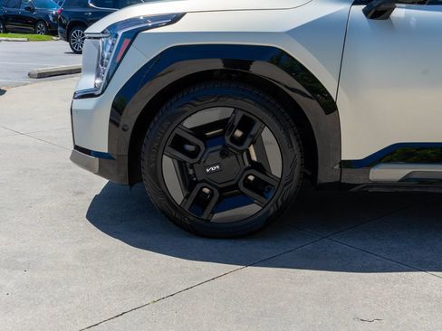 Certified 2024 Kia EV9 GT-Line AWD/4WD image 34