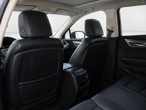 Used 2019 Cadillac XT5 Premium Luxury FWD image 18