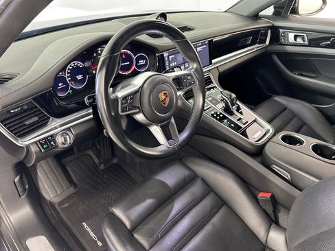 Used 2018 Porsche Panamera 4 AWD/4WD image 9