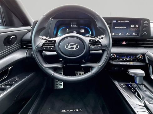 Used 2025 Hyundai Elantra Sport image 5