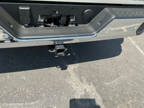 Used 2026 GMC Sierra 1500 SLE w/ Preferred Package RWD image 6