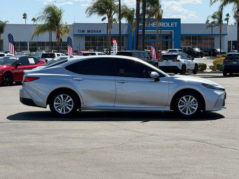 Used 2025 Toyota Camry LE FWD image 4