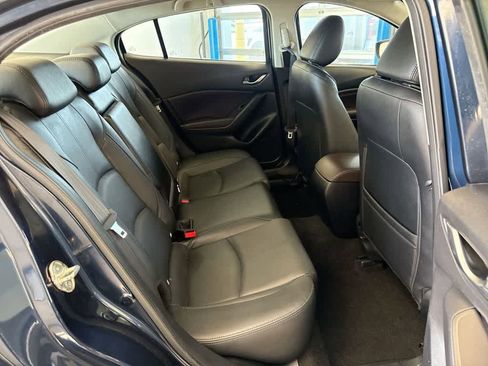 Used 2018 MAZDA MAZDA3 Grand Touring image 23
