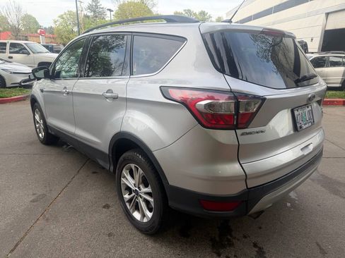 Used 2018 Ford Escape SE AWD/4WD image 5