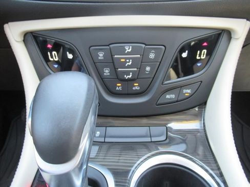 Used 2019 Buick Envision Essence FWD image 24