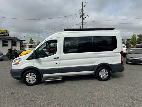 Used 2018 Ford Transit 150 XLT image 8