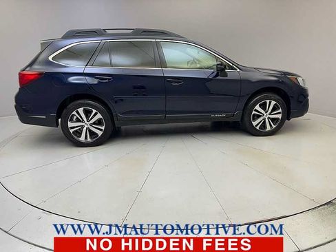 Used 2018 Subaru Outback 2.5i Limited AWD/4WD image 6