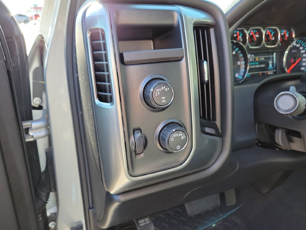 Used 2019 Chevrolet Silverado 1500 LT AWD/4WD image 25